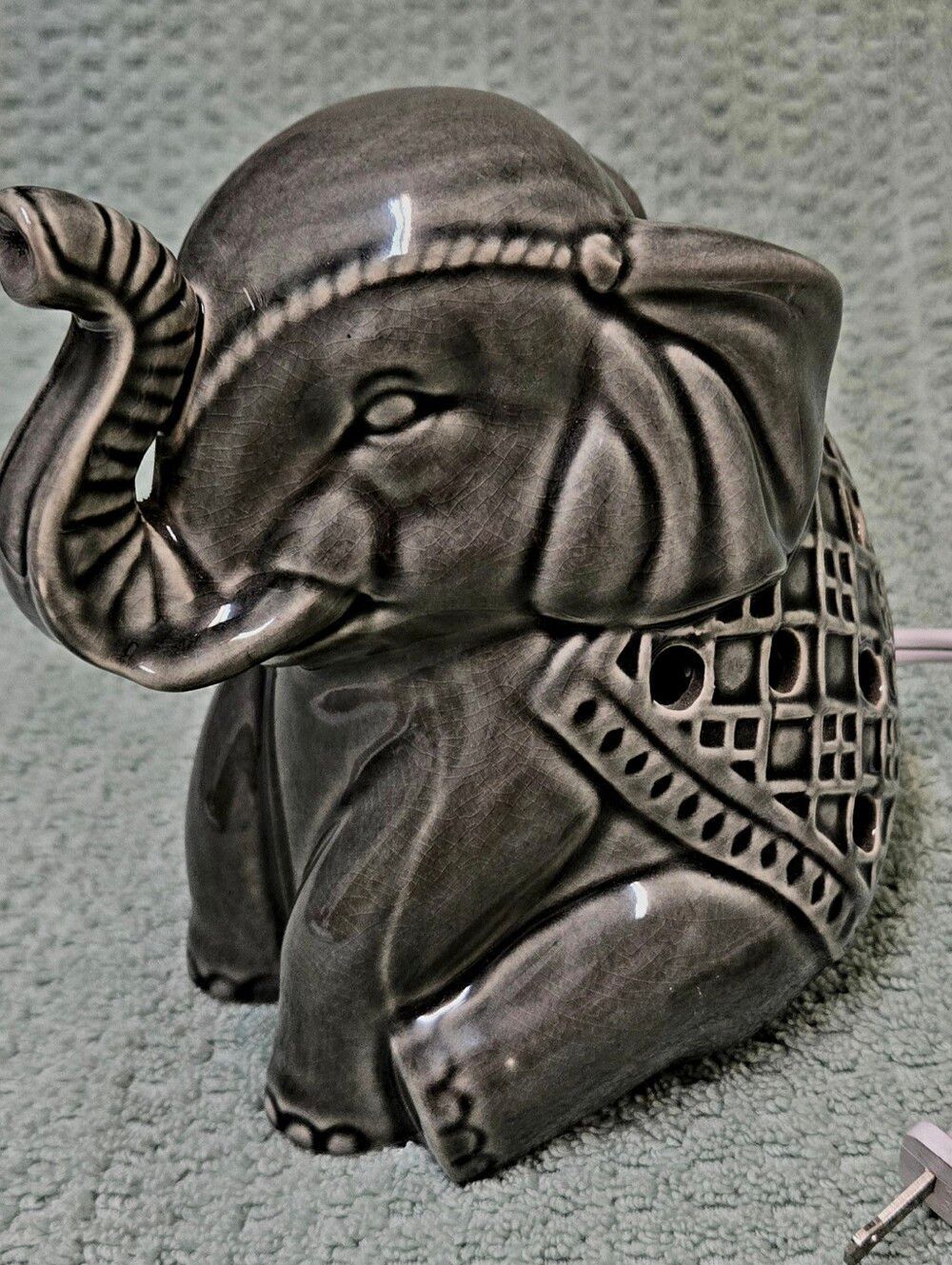 BETTER HOMES AND GARDENS ELEPHANT WAX WARMER